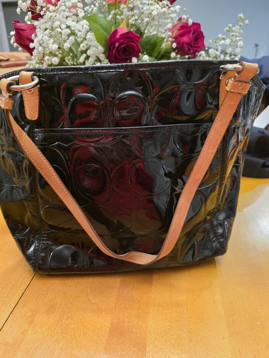 Coach Black Patent Shoulder Bag with Tan Straps and Turn-Lock - Picture 2 of 4